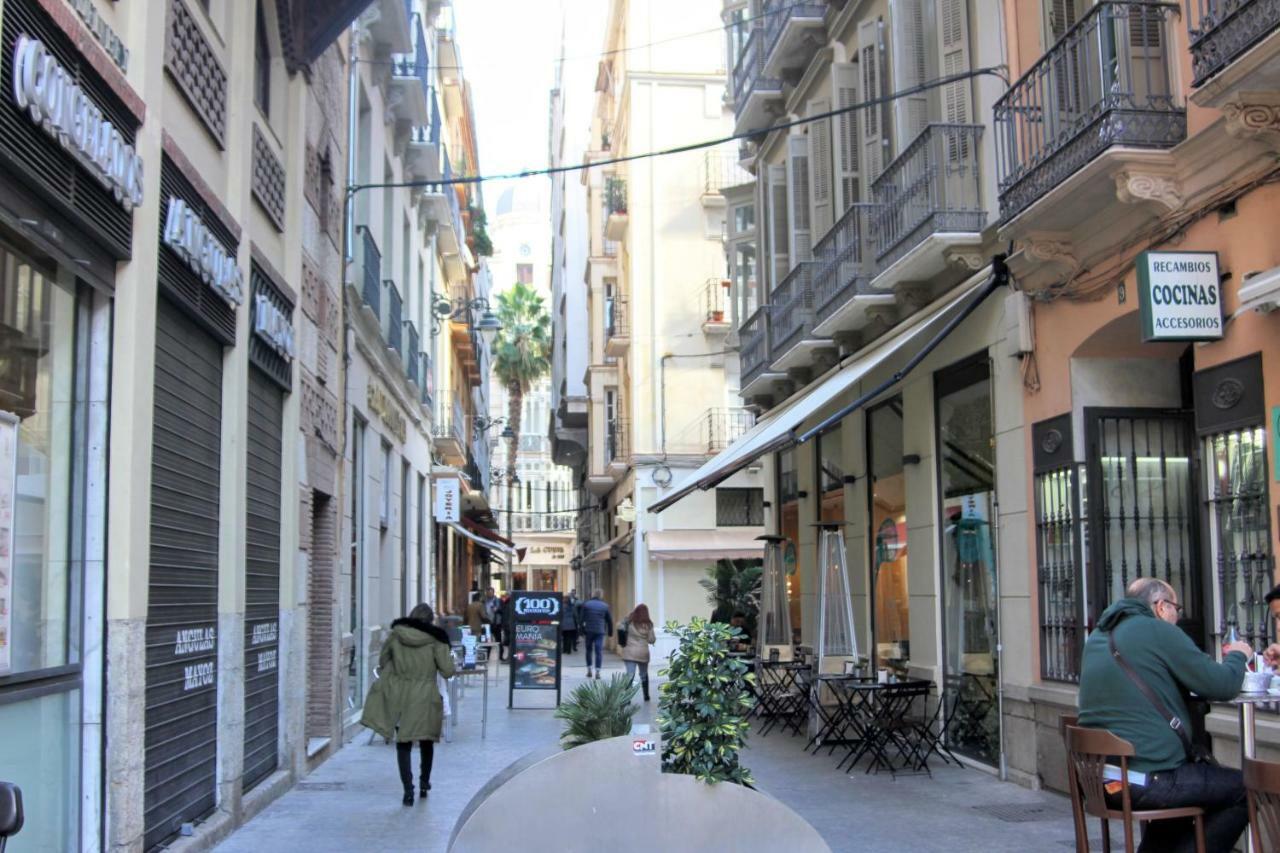 Homely Malaga Atarazanas Exterior photo